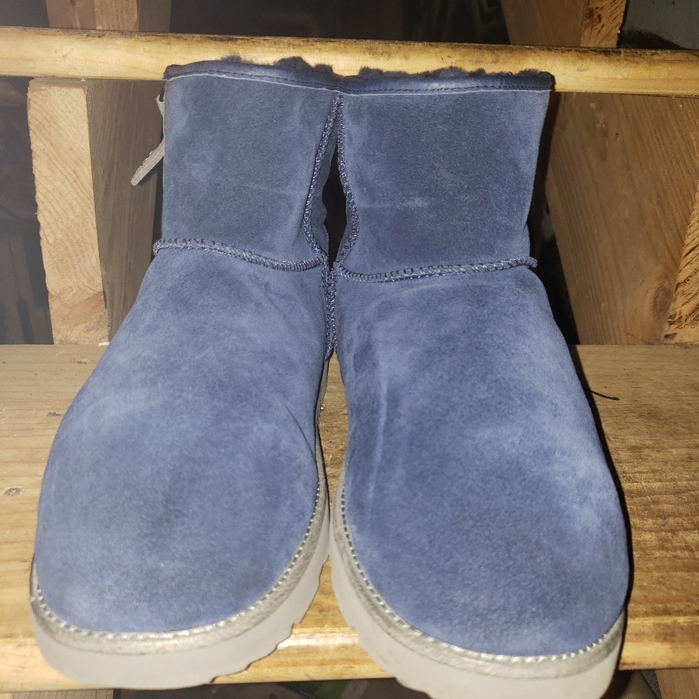 UGGS BOOTS